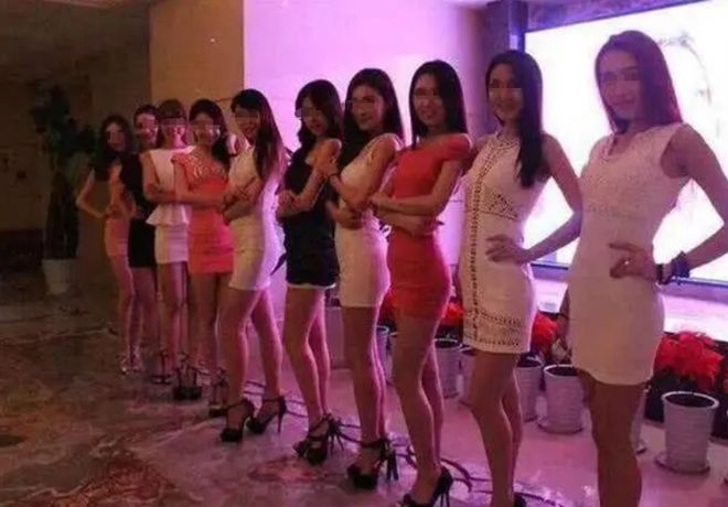 看你喜欢的特殊服务有多令人作呕澳门新葡京“私密影院”全过程(图4)