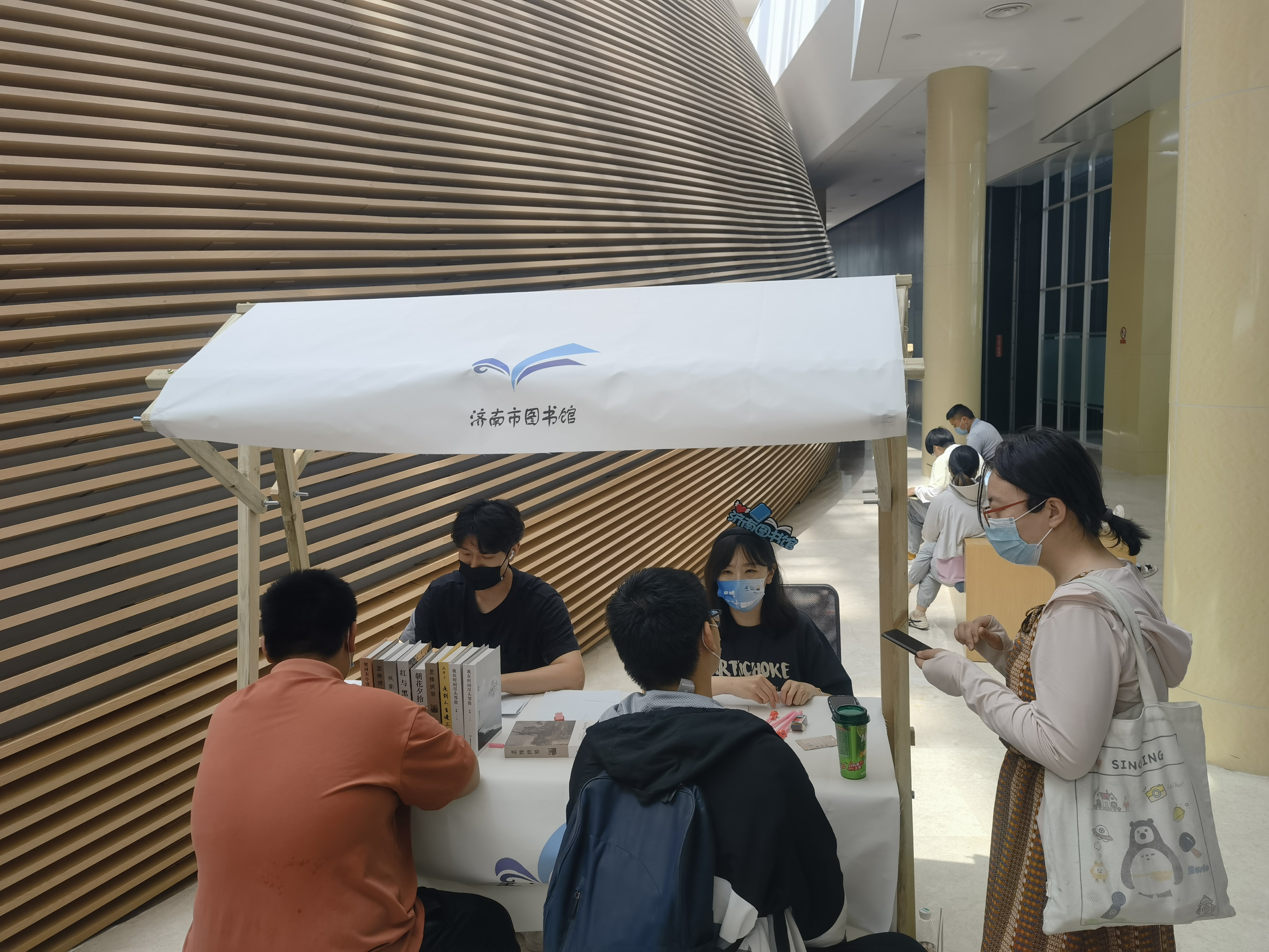 杀 济南市图书馆玩跨界！澳门新葡京图书馆×剧本(图1)